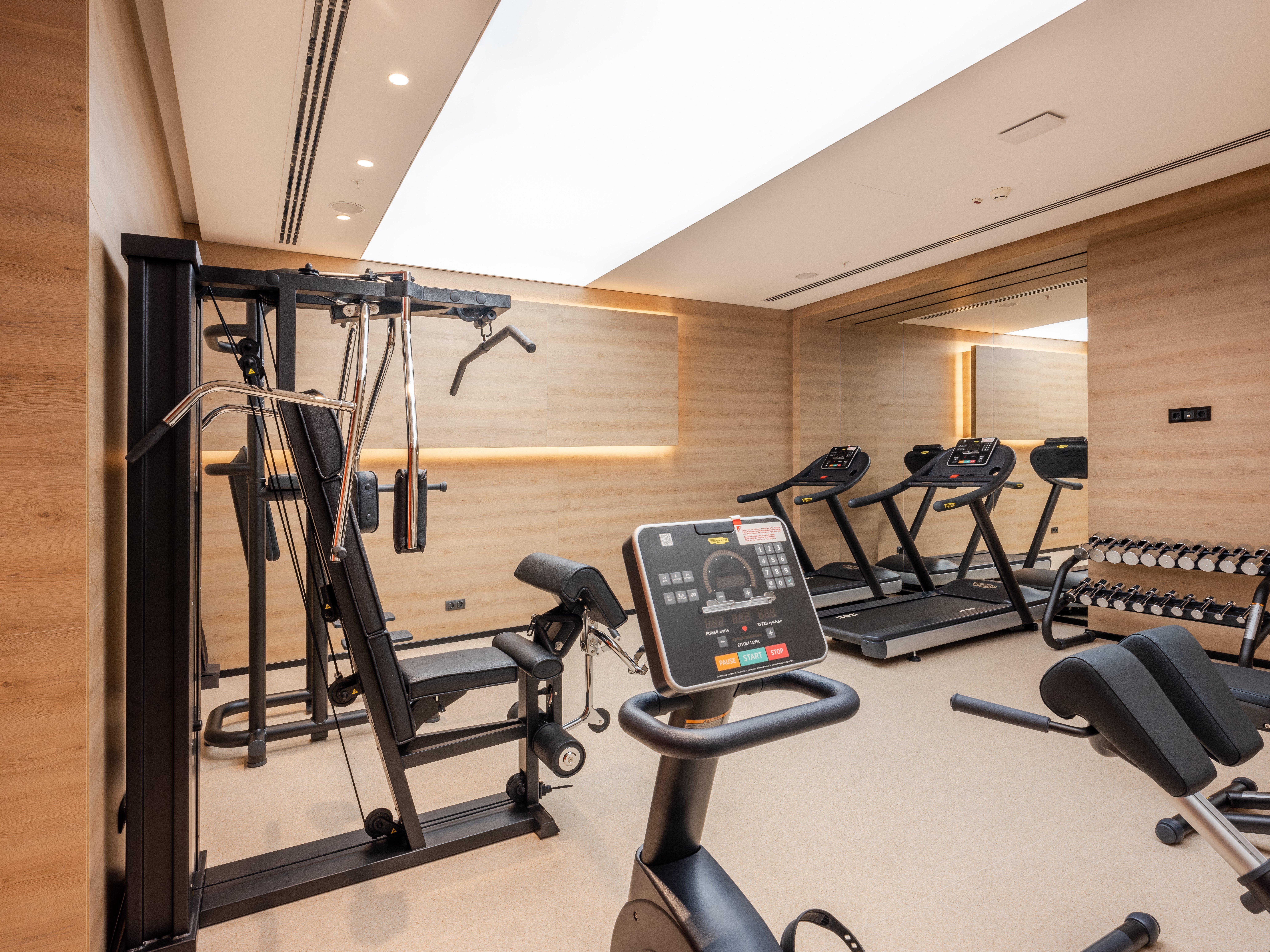 Hotel Intercontinental Baku By Ihg Exterior foto The gym at the hotel